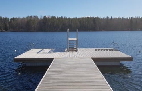 Laitui ja järvi